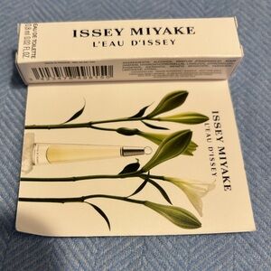 NIB Issey Miyake L'Eau d'Issey Perfume Samples
See 6 Authentic 0.8ml vials